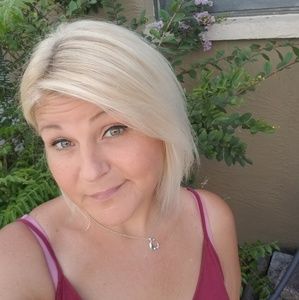 Meet your Posher, Christy